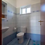 Hébergement de vacances Cozy Hilltop With Breathtaking Views *