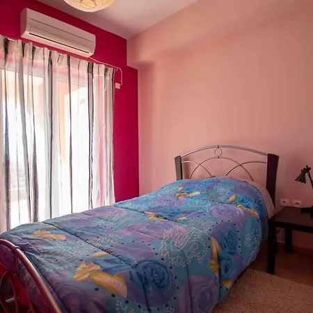 Cozy Hilltop With Breathtaking Views