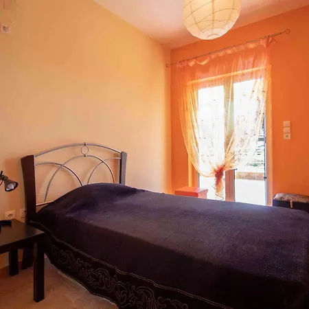 Cozy Hilltop With Breathtaking Views Magoula (Peloponnese)