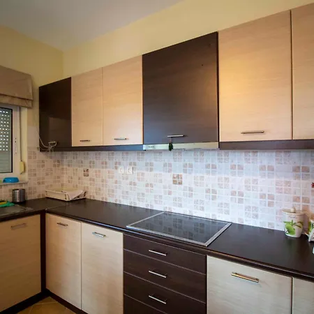 Cozy Hilltop With Breathtaking Views * Magoula (Peloponnese)