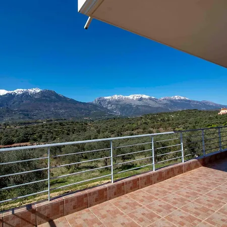 Cozy Hilltop With Breathtaking Views Σπίτι διακοπών Magoula (Peloponnese)