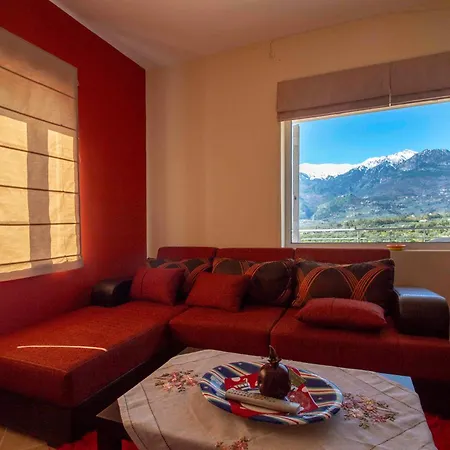 Cozy Hilltop With Breathtaking Views Сasa de vacaciones