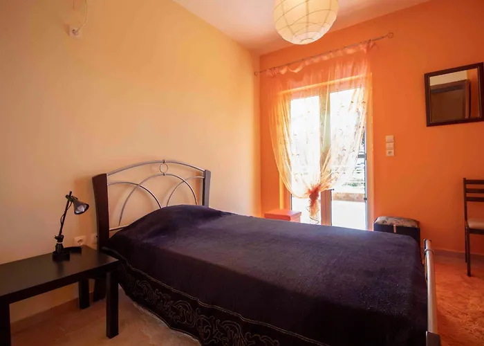 Cozy Hilltop With Breathtaking Views Magoula (Peloponnese)