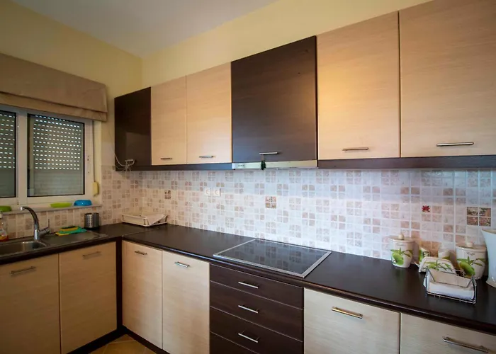 Cozy Hilltop With Breathtaking Views * Magoula (Peloponnese)