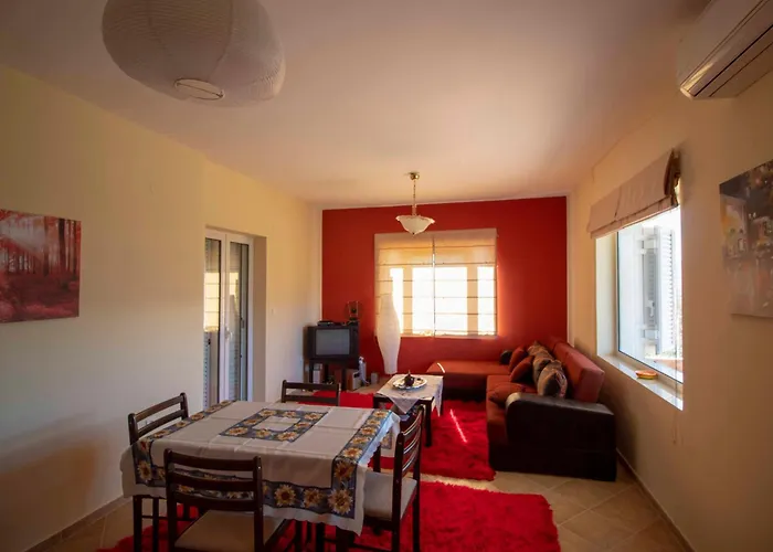 Cozy Hilltop With Breathtaking Views *