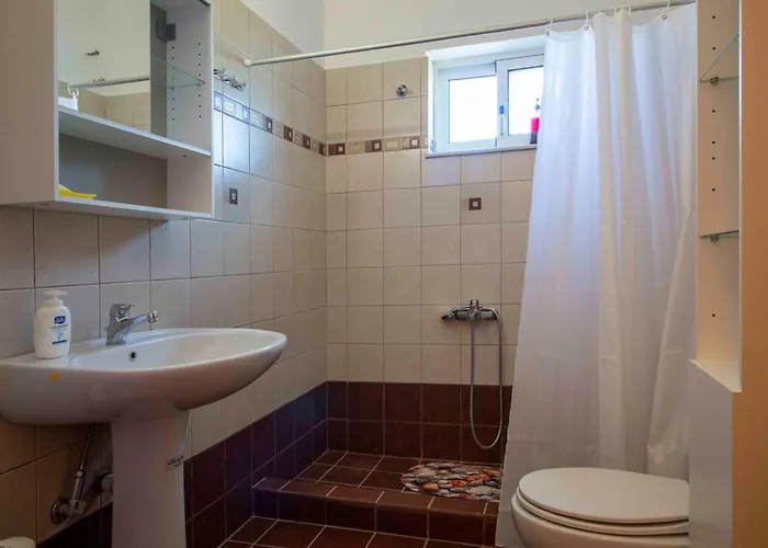 Casa de Férias Cozy Hilltop With Breathtaking Views Magoula (Peloponnese)